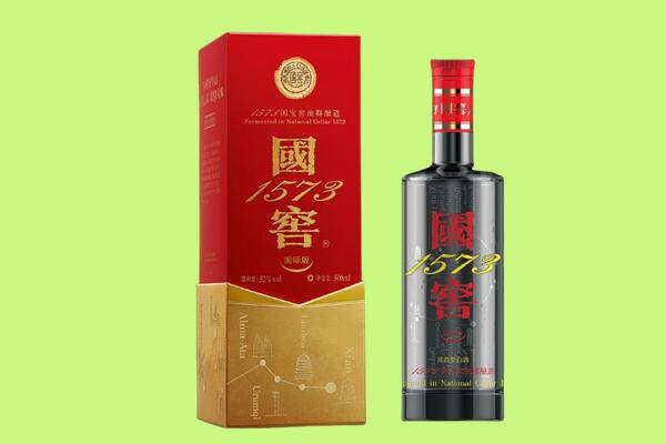 炉霍县回收国窖1573.jpg